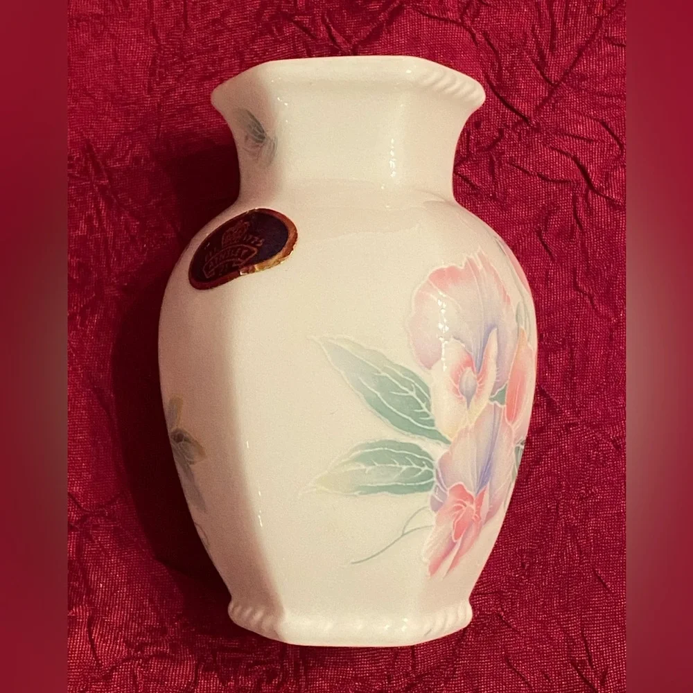 VTG 1950s Aynsley of England bone china 6-sided vase with irises and butterflies